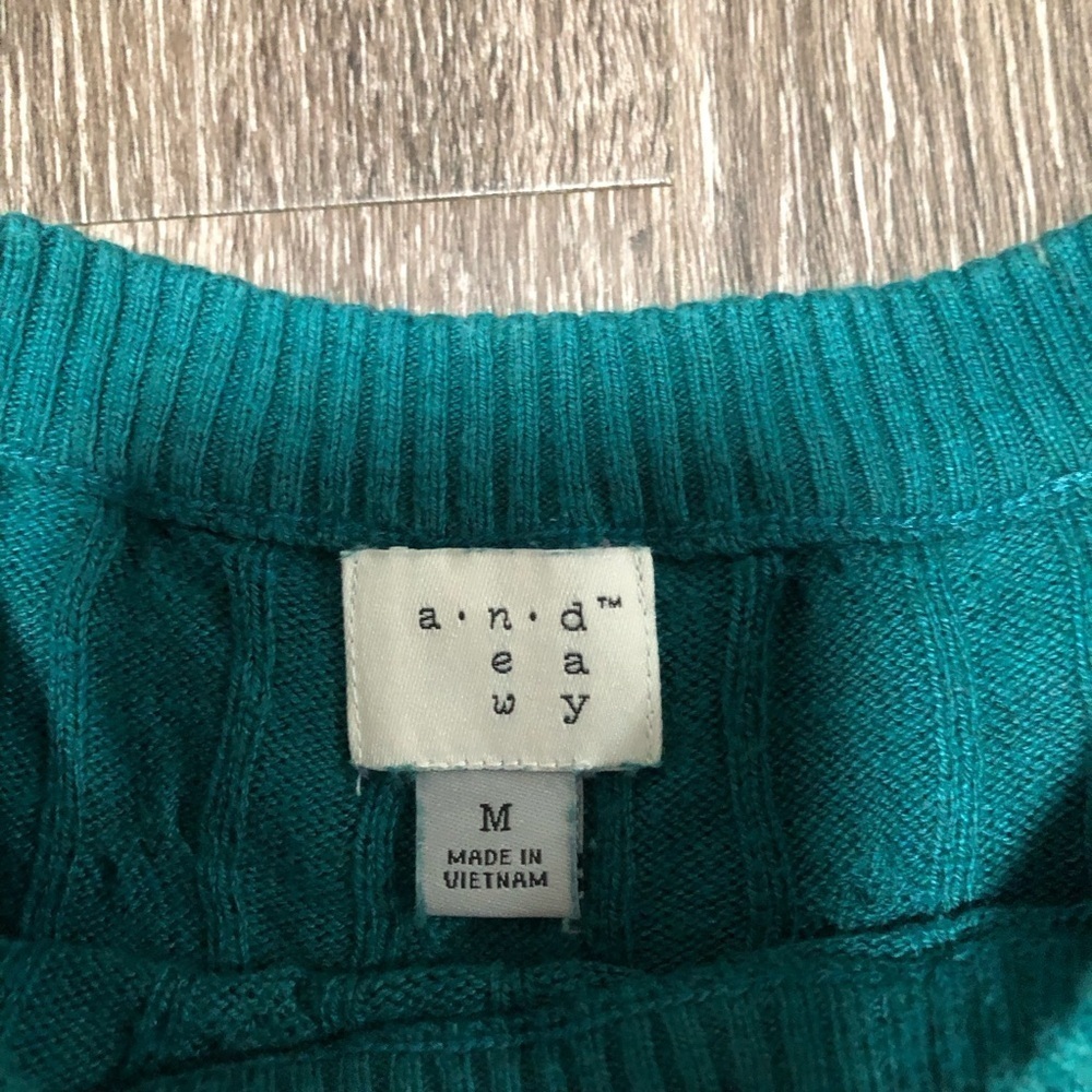 A New Day Target Teal Cable Knit Crewneck Sweater M Fitted Preppy Classic - Picture 3 of 5
